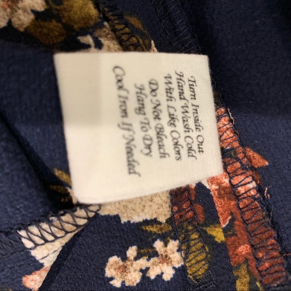 MINE Blouse Blue Floral Print Size Small - Picture 5 of 6